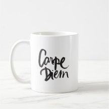 Tasse typographique de citation de Carpe Diem