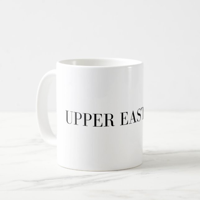 Tasse Upper East Side | Typographie de Manhattan N (Devant gauche)