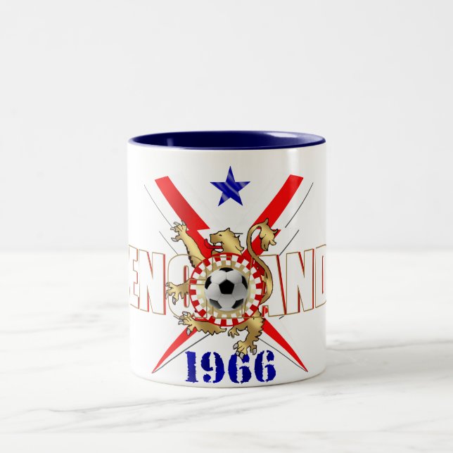 Tasses 1966 de passionés du football de (Centre)