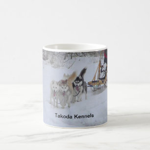 Tasses de chien d'établissements de Takoda