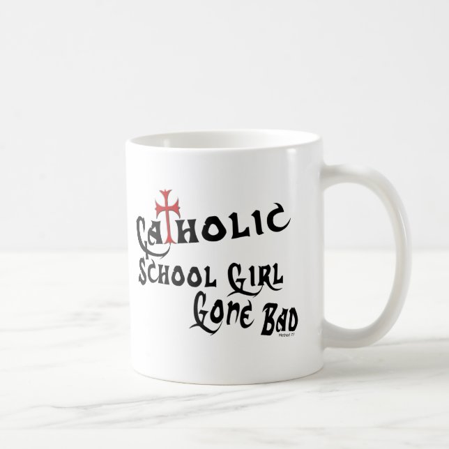 Tasses de fille d'école catholique (Droite)