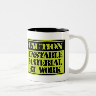 Tasses drôles : Matériaux instables de précauti