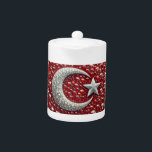 Teapot aux couleurs turques Design<br><div class="desc">Ajoutez une touche de fierté turque à votre heure du thé avec notre théière aux couleurs du drapeau Türkiye, rehaussée de reflets brillants en pierres précieuses dans un design 3D vibrant! Cette élégante théière présente le rouge et le blanc audacieux du drapeau Türkiye, avec des accents de pierres précieuses qui...</div>