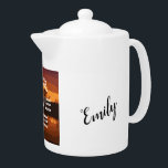 Teapot photo personnalisé<br><div class="desc">Teapot de porcelaine blanche personnalisée avec votre propre photo et nom.</div>
