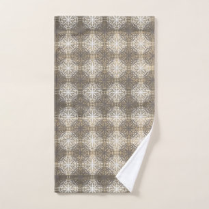 Teintes de gris, beige et dentelle blanche