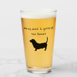 Tenez ma tasse, je dois caresser ce verre de Basse