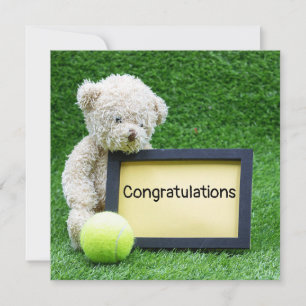 Tennis Bear Félicitations avec balle de tennis