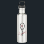 Tennis Racket Design Monogramme Voyage Bouteille d<br><div class="desc">Bouteille d'eau de voyage en acier inoxydable en métal argenté avec un Raquet de tennis Monogramme Design Personnalisé avec votre initiale et votre nom dans une police de script élégante. Changez les polices et les couleurs pour concevoir votre propre bouteille d'eau personnalisée de joueur d'équipe de tennis en cliquant sur...</div>
