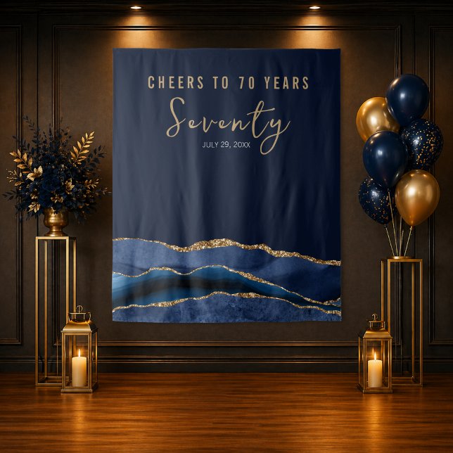 Tenture À 70 ans de marine, fond doré agate (Navy gold 70th birthday backdrop with agate detail for elegant celebration setup)