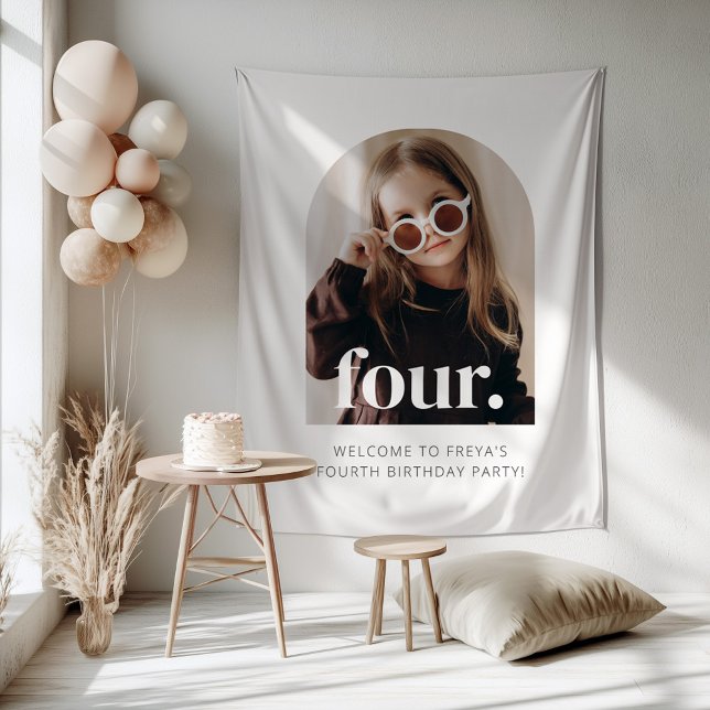 Tenture Affiche de bienvenue photo à quatre arches 4e anni (Zazzle 4th Birthday Four Arched Photo Welcome Sign Tapestry)