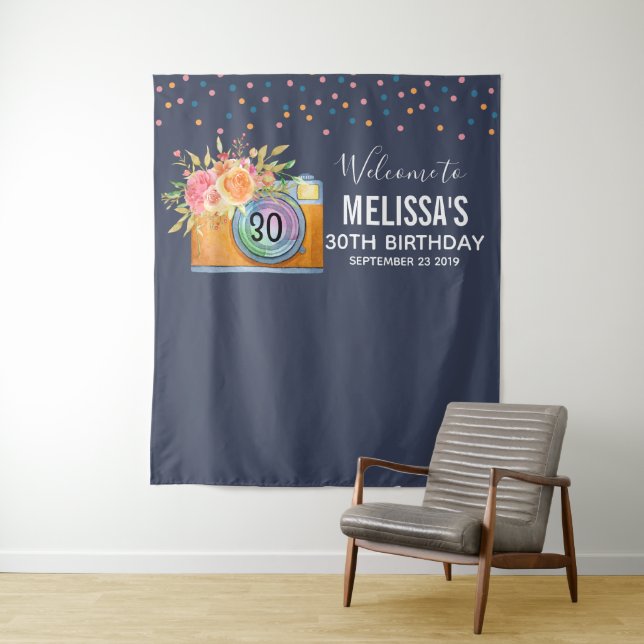 Tenture Anniversaire Bohème Orange Appareil Photo & Fleurs (En situation)