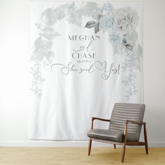 Tenture Arc de Rose Stunning Bleu et Blanc de Glace (En situation)