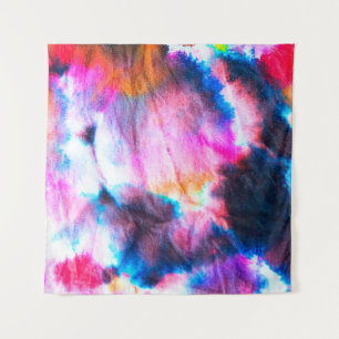 Tenture Art sale. Rouge clair, lilas, rose, jaune.