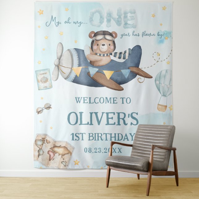 Tenture Aventure Ourson Mignon Avion Bleu Garçon 1er Anniv (En situation)
