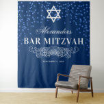 Tenture Bar Mitzvah - fond photo<br><div class="desc">Tapisserie de fond photo personnalisée du bar mitzvah avec un arrière - plan bleu élégant,  parties scintillant,  la star du symbole david,  le nom des enfants et la date.</div>
