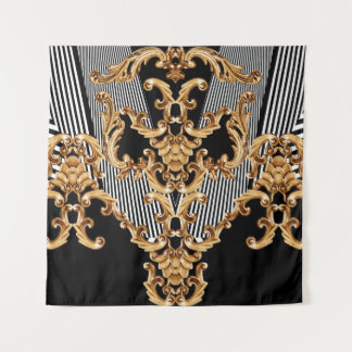 Tenture Baroque doré, décoration complexe.