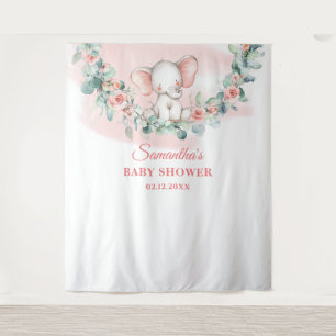 Tenture Bébé fille éléphant eucalyptus en toile de fond