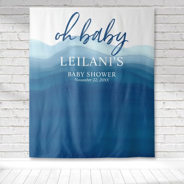 Tenture Bienvenue Oh Baby Shower Fond Dégradé Bleu (Oh baby blue ombre watercolor tapestry perfect for a beach baby shower and is a perfect backdrop.)