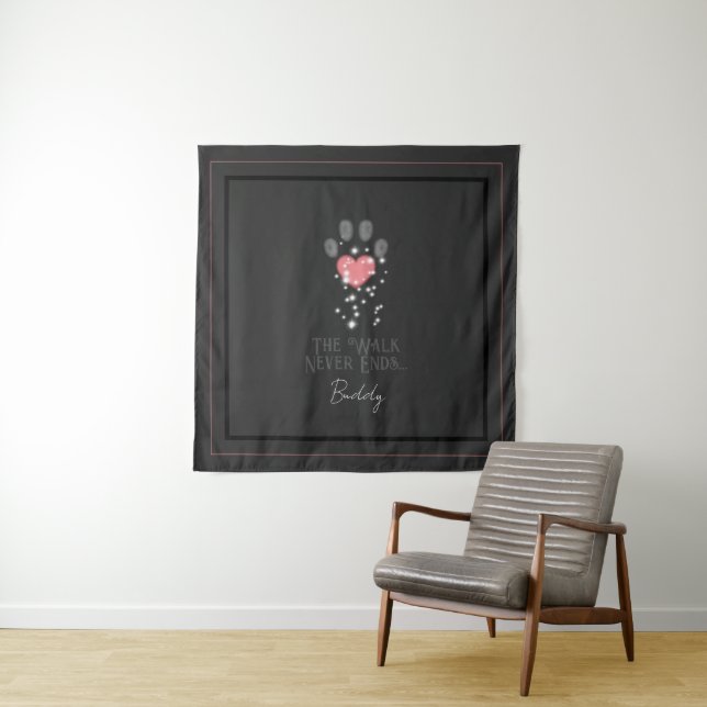 Tenture Black Starlight Pink Heart Empreinte de patte Dog  (En situation)