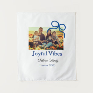 Tenture Blue bow joyful Vibes ajouter nom de famille photo