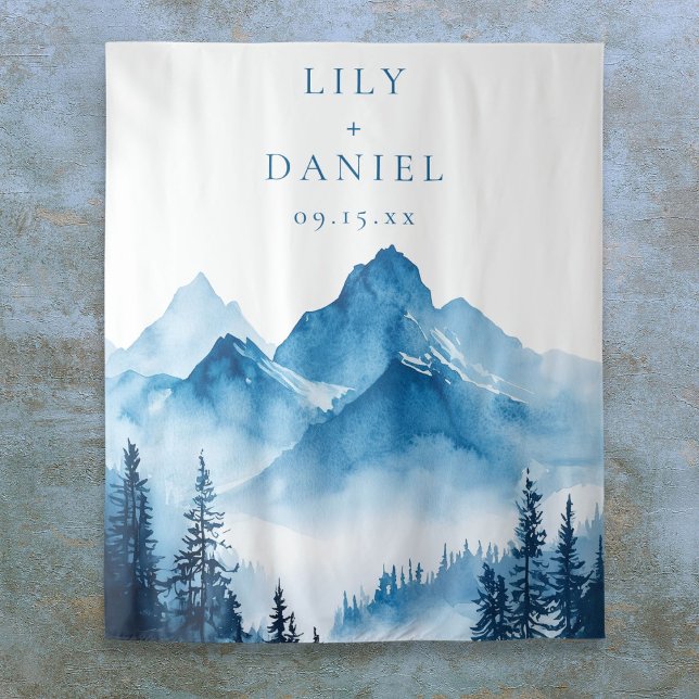 Tenture Blue Mountains Mariage Photo Booth Backdrop (Chic Script Photo Dusty Blue Wedding Evening Party Invitation)