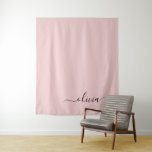 Tenture Blush Dusty rose moderne Script Girl Monogramme No<br><div class="desc">Blush Dusty Rose Simple Script Monogramme Nom et Tapisserie initiale. Cela rend le cadeau parfait pour 16 ans,  mariage,  douche nuptiale,  anniversaire,  baby shower ou bachelorette pour quelqu'un qui aime le luxe glam et les styles chic.</div>