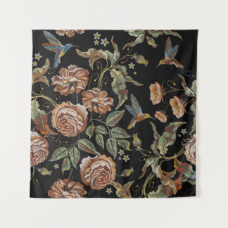 Tenture Broderie rose, Style Renaissance.