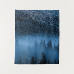 Tenture Brouillard magique sur la forêt d'épinettes enneig