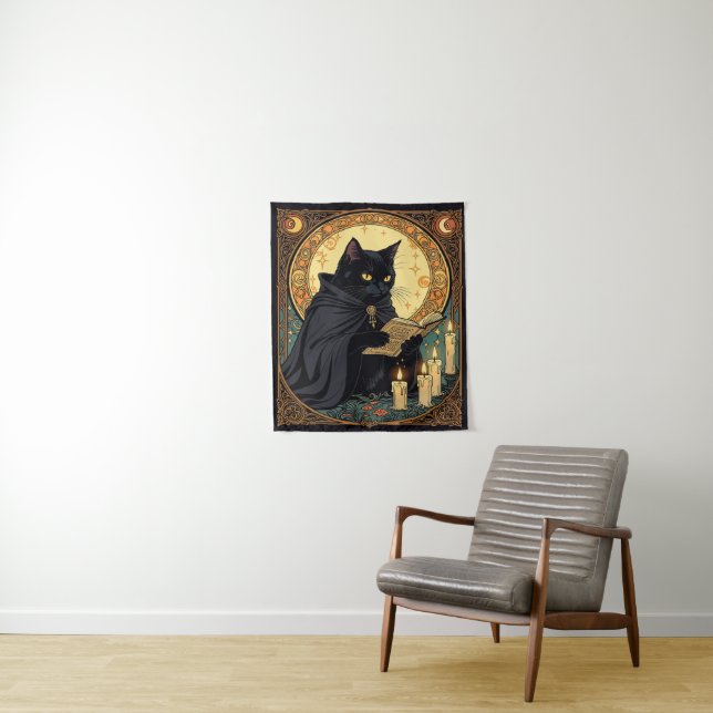 Tenture Chat noir d'Halloween lisant un livre (En situation)