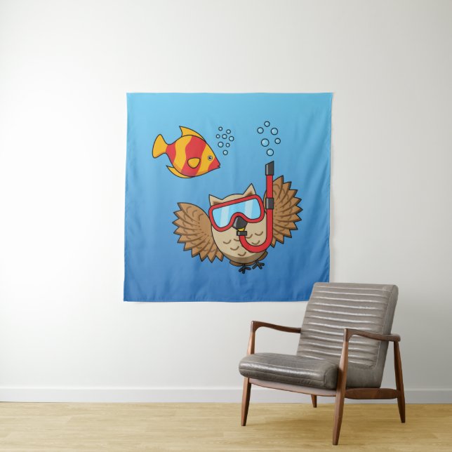 Tenture Chouette avec masque tuba et poisson tropical (En situation)