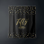 Tenture Cinquante | Gold & Black 50th Birthday Party Backd<br><div class="desc">Cette tapisserie moderne est parfaite pour une soirée de 50ème anniversaire chic dans les tons noir et or. Vos invités apprécieront de prendre une photo avec cette toile de fond sophistiquée de fête et de se souvenir de votre journée spéciale. Le design comporte une typographie dorée " Fifty " et...</div>