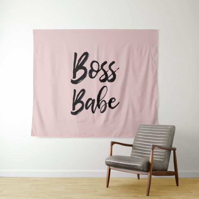Tenture Citation Boss Babe Noir rose Simple Typographie (En situation (horizontale))