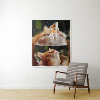 Tenture Curiosity in a Fishbowl – The Cat’s Dream