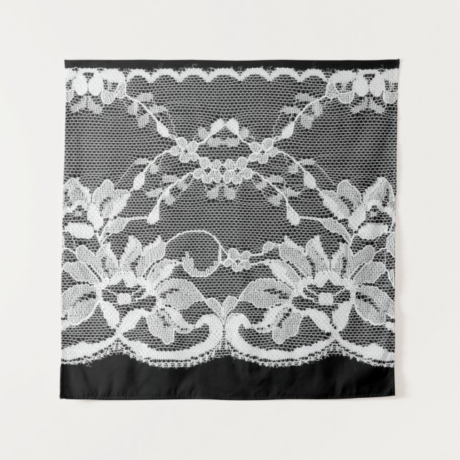 Tenture Dentelle florale blanche : arrière - plan noire. (Devant)