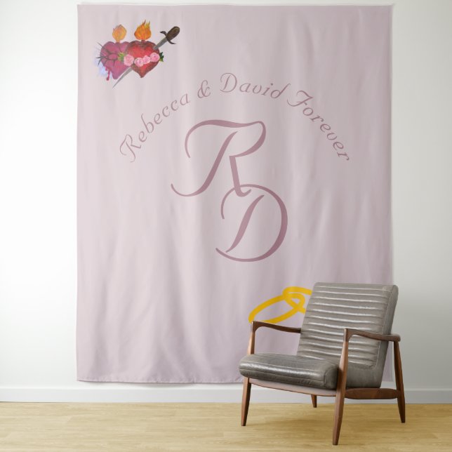 Tenture Deux Cœurs Monogramme Catholique de Mariage (En situation)