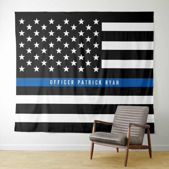 Tenture Drapeau américain Police Thin Blue Line monogramme (En situation (horizontale))