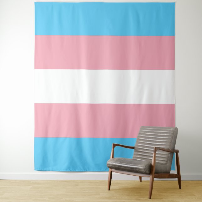 Tenture Drapeau de fierté transgenre vertical (En situation)