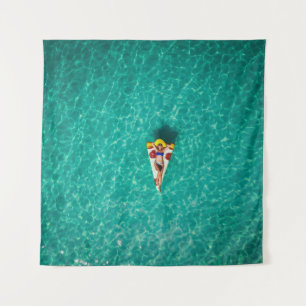 Tenture Femme en char à pizza