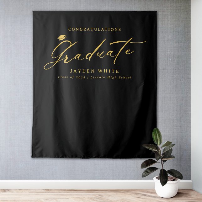 Tenture Fête de remise de diplômes de calligraphie moderne (Black Gold Modern Calligraphy Graduation Party Tapestry)