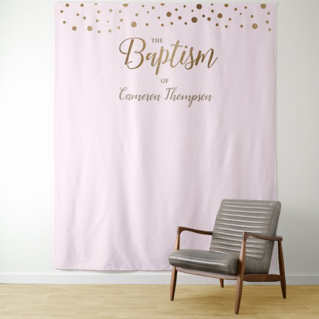 Tenture Fond de baptême simple confettis rose doré (En situation)