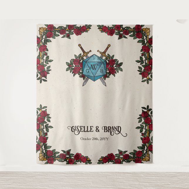 Tenture Fond de mariage RPG avec roses à monogramme D20 (Devant)