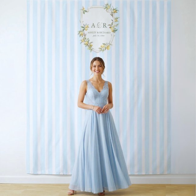 Tenture Fond de stand photo de mariage Citron Côtiers (elegant mediterranean lemon monogram crest coastal pale blue stripe wedding backdrop photo booth)