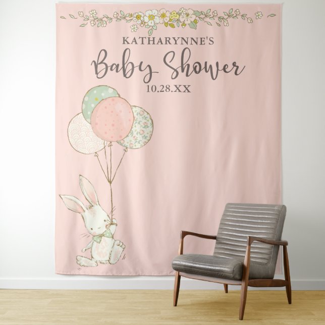 Tenture Fond de toilette pour bébé aux fleurs avec un lapi (En situation)