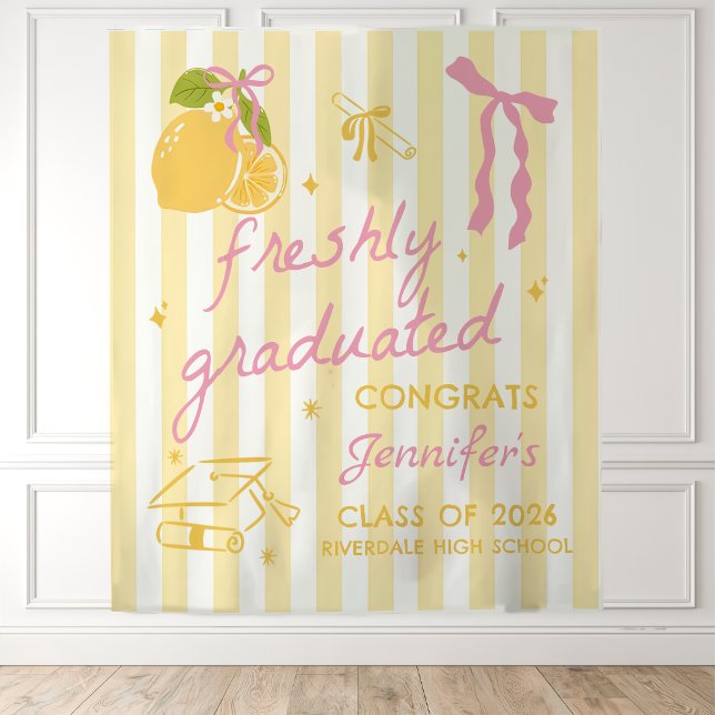 Tenture Freshly Graduated Lemon Graduation Tapestry (Créateur téléchargé)