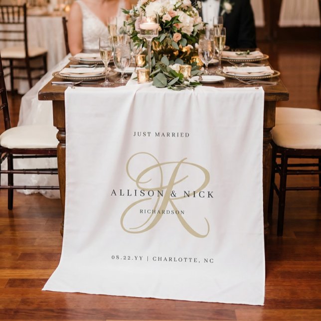 Tenture Gold Minimalistic Monogram Just Married Reception (Créateur téléchargé)