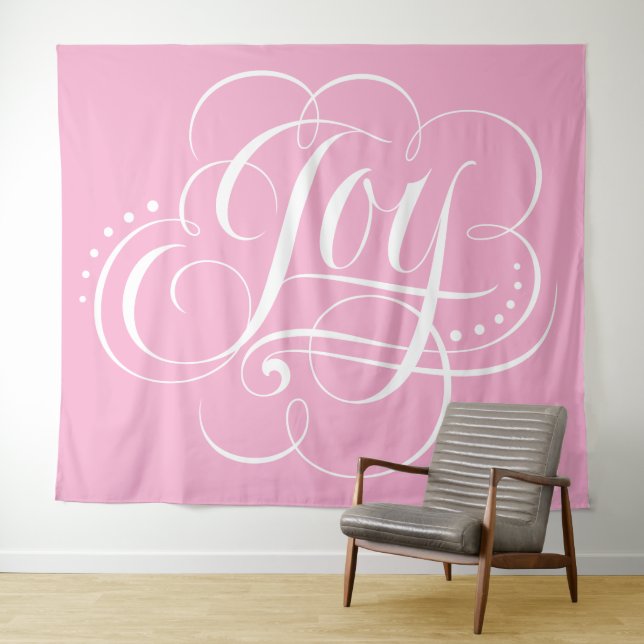 Tenture JOY Calligraphy Lettering Calm Happy Pink (En situation (horizontale))