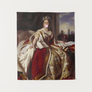 Tenture La reine Victoria soufflant un chewing-gum rose