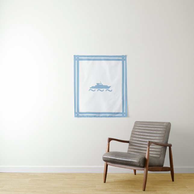 Tenture Le Petit Bateau Bleu du Garçon (En situation)