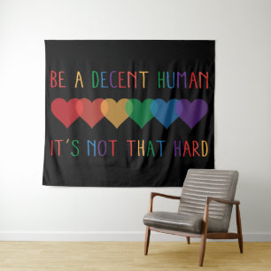 Tenture LGBT Heart Retro Be A Decent Human Ce n'est pas qu