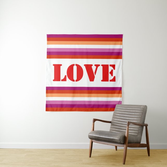 Tenture LGBTQ+ Drapeau lesbien avec amour Stripes Pride - (En situation)